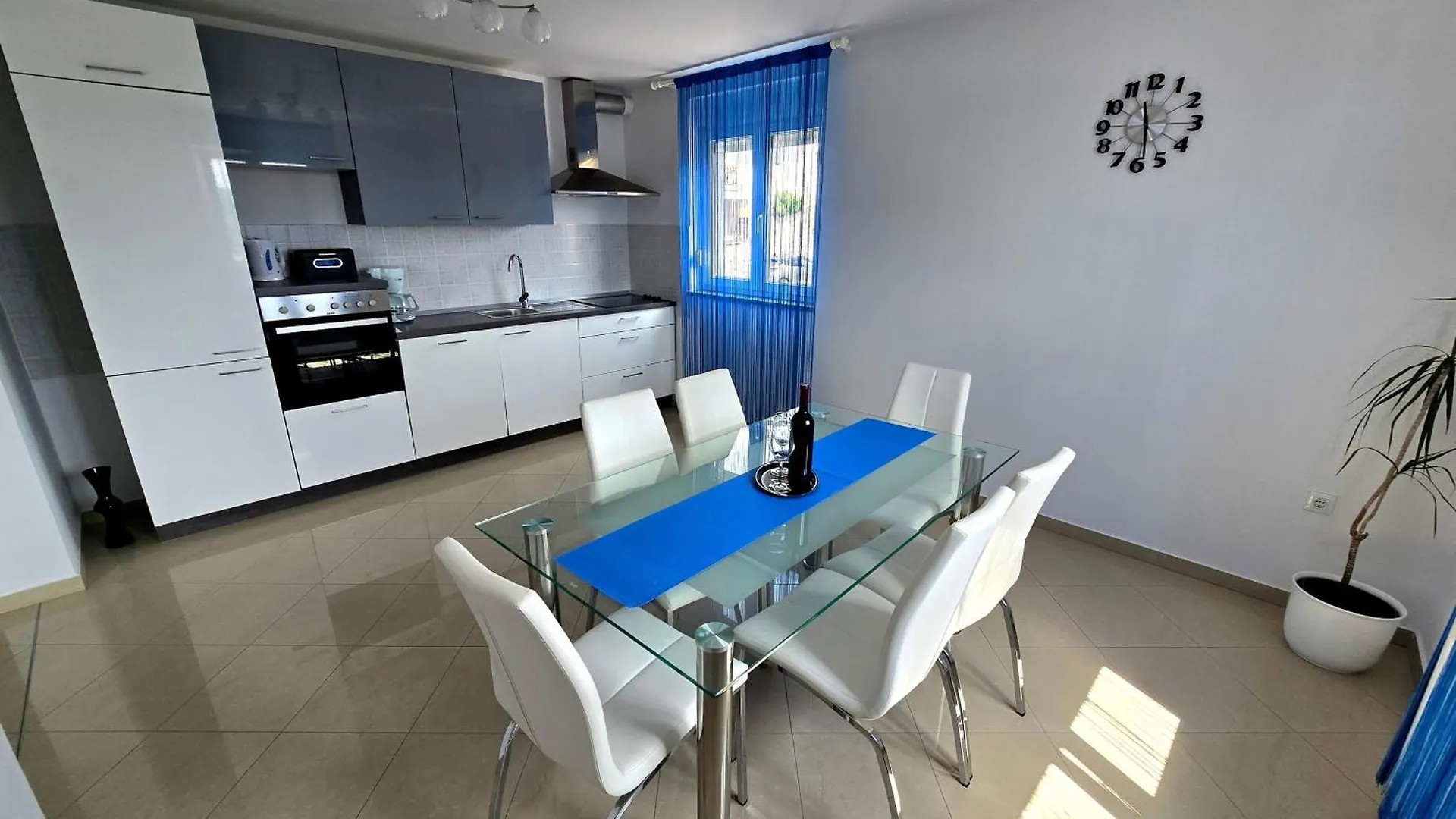 Apartments With A Parking Space Kastav, Opatija - 13457 Chorvatsko